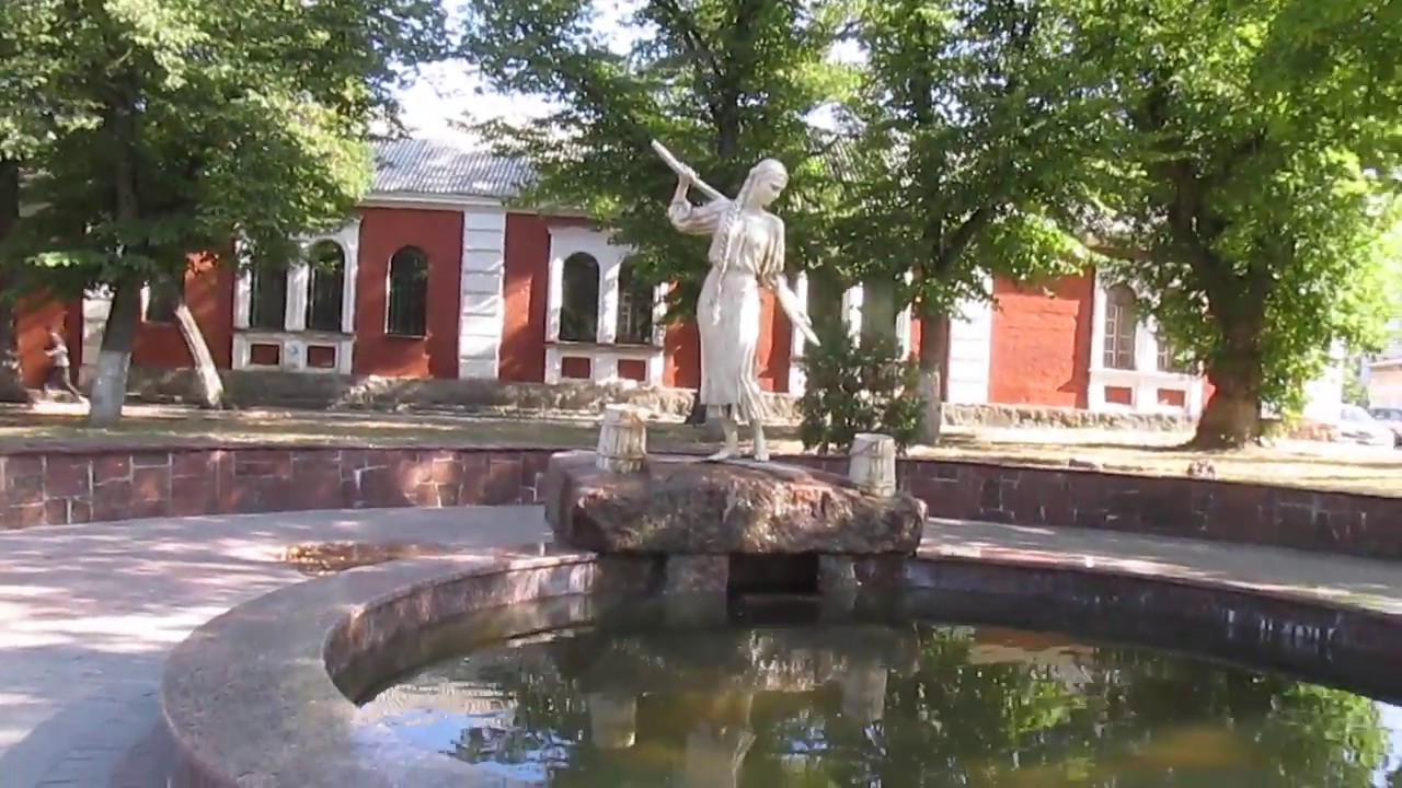 Памятник-фонтан «Наталка Полтавка» (Кропивницкий (Кировоград))