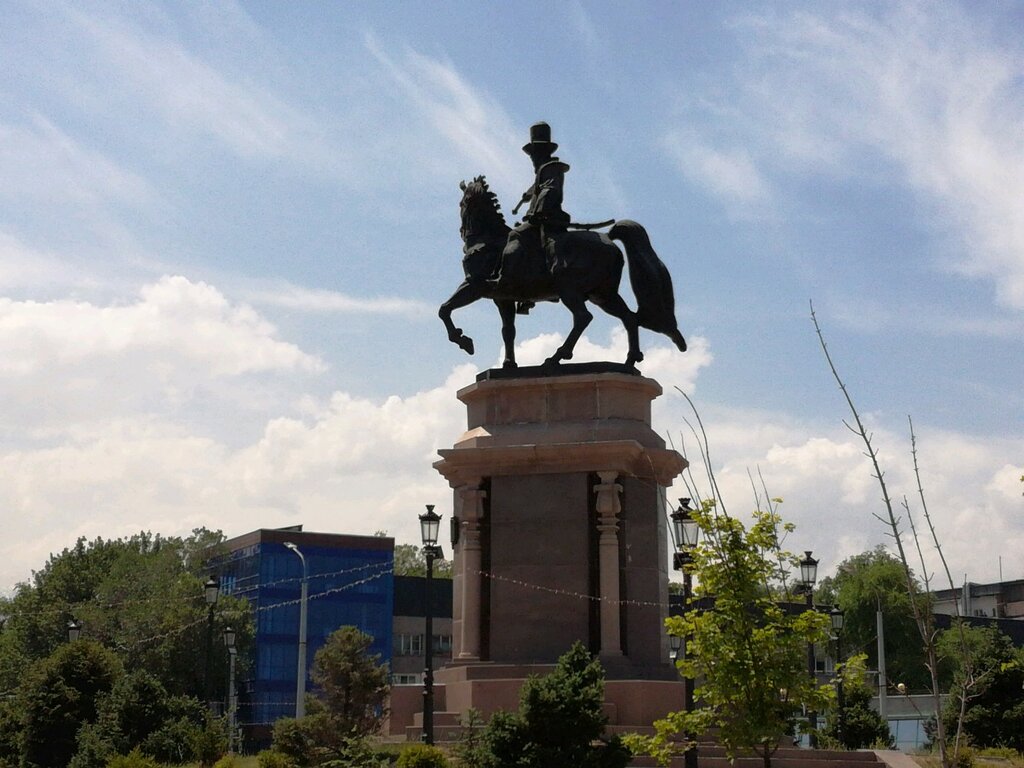 Памятник Абылай-Хану (Алма-Ата)