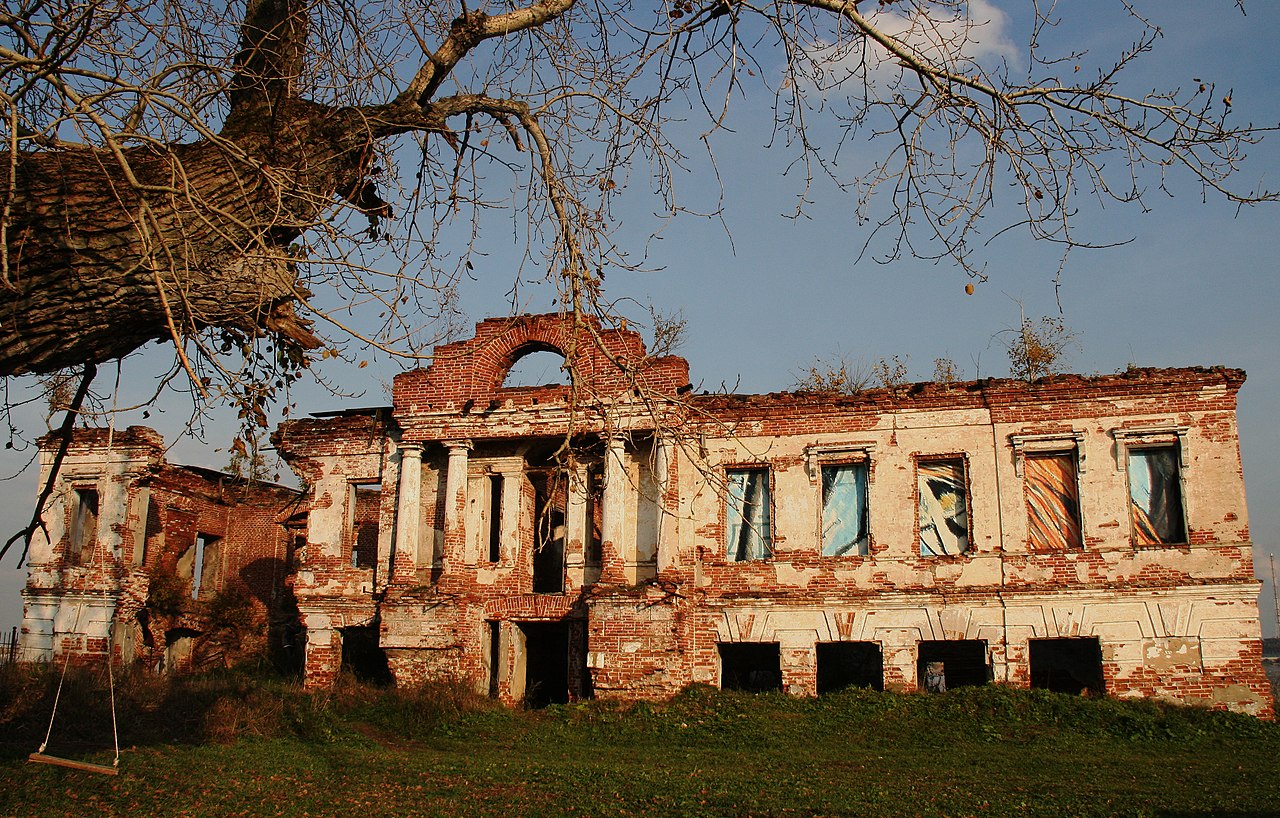 Дом Абамелек-Лазарева (руины) (Усолье)