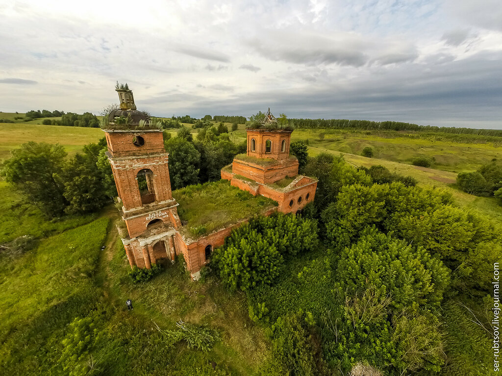 Церковь Николая Чудотворца в дер. Изволь (руины) (Алексин)