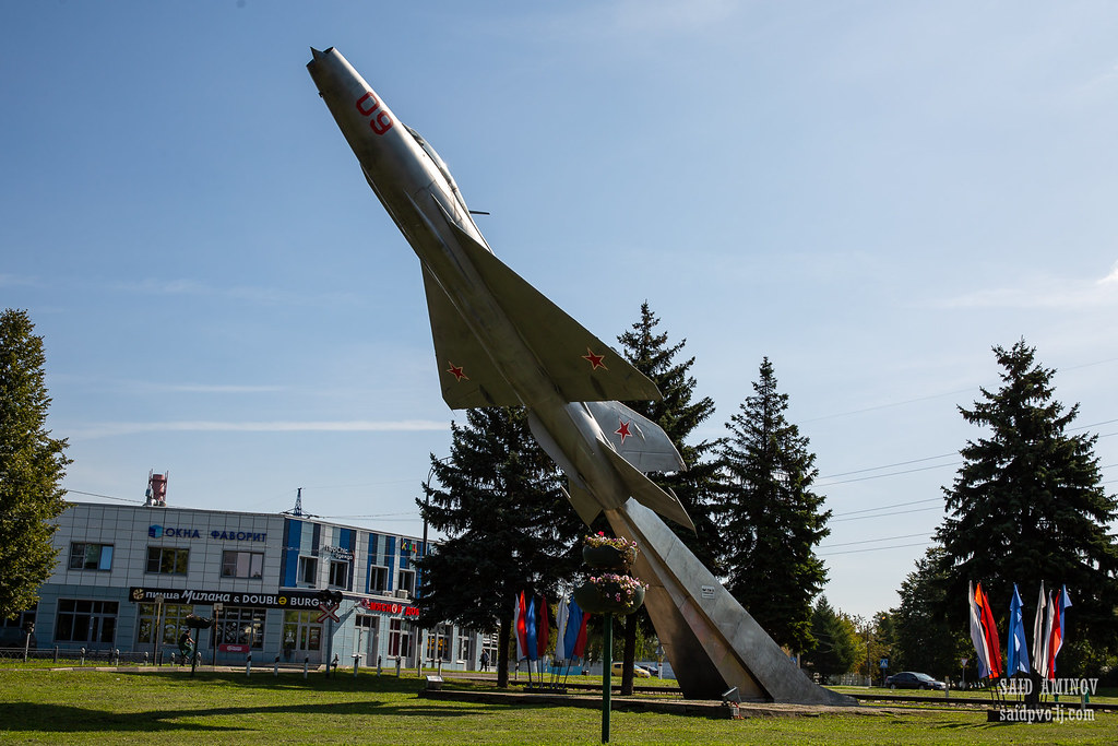 Памятник-самолёт «МиГ-21» (Жуковский)