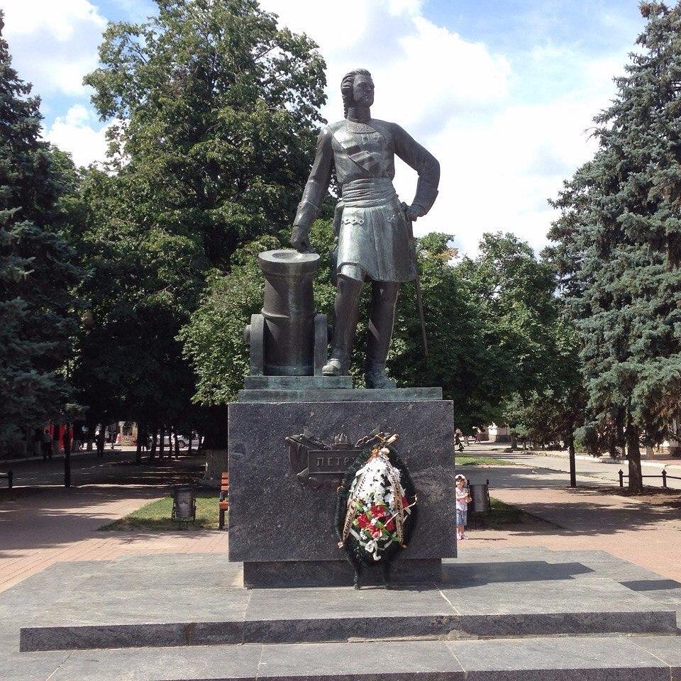 Памятник Петру Первому (Азов)