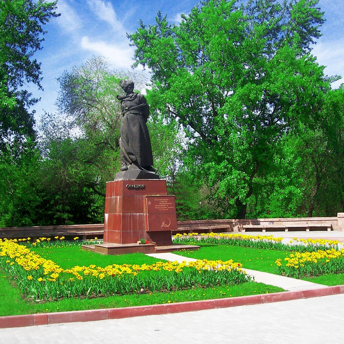 Скульптура «Орлёнок» (Челябинск)