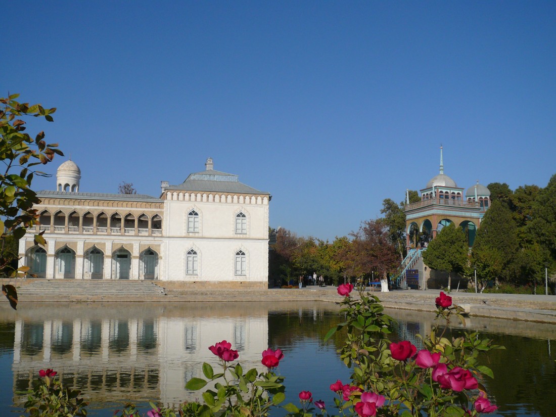 Летний дворец бухарского эмира Ситораи Мохи Хоса (Бухара)