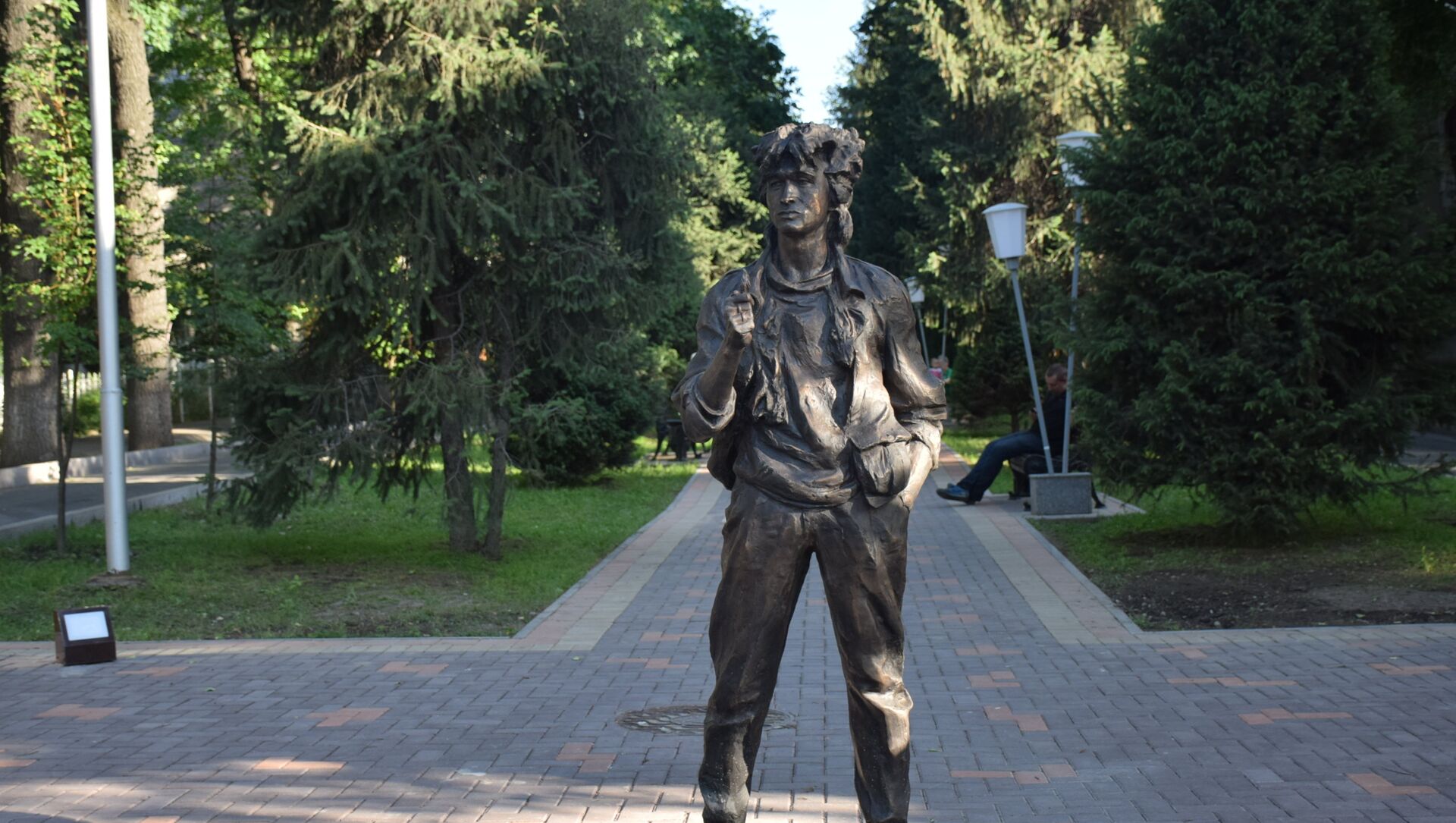 Памятник музыканту Виктору Цою (Алма-Ата)