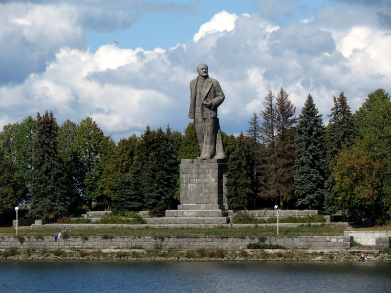 Памятник Ленину (Дубна)