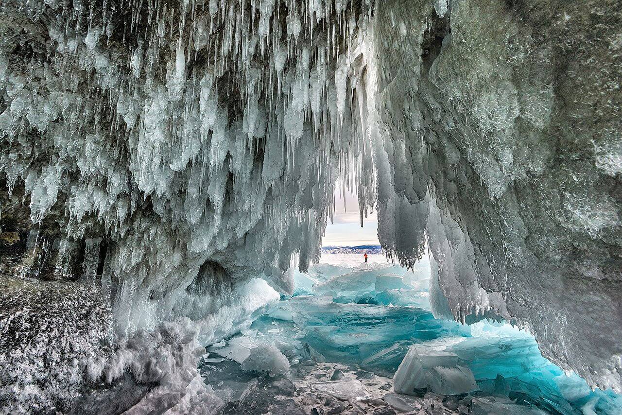 Пещера Охотничья (Байкал)