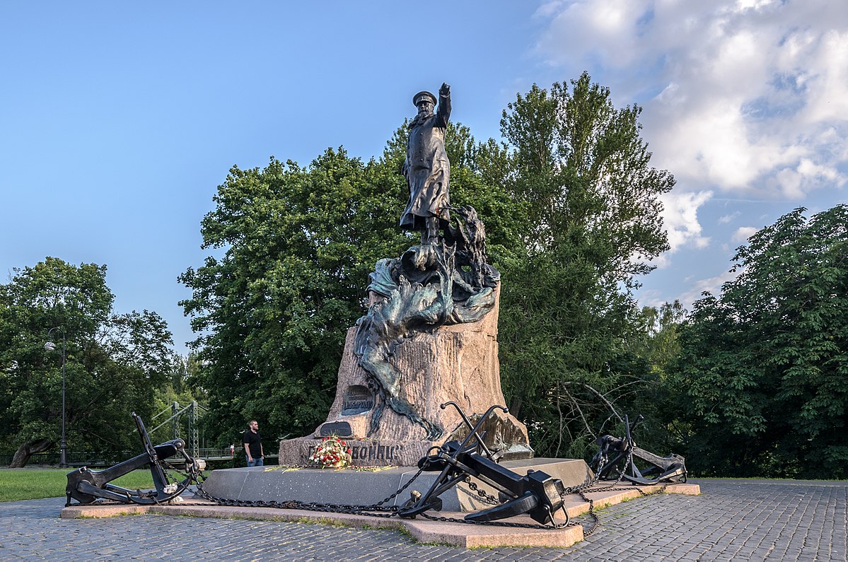 Памятник вице-адмиралу С. О. Макарову (Кронштадт)