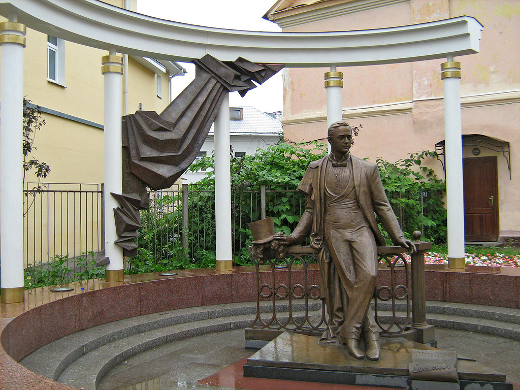Памятник Леониду Собинову (Ярославль)