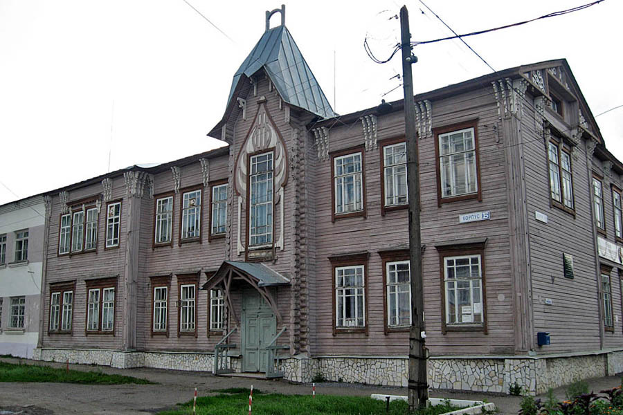 Бывшее здание уездного суда (Алатырь)