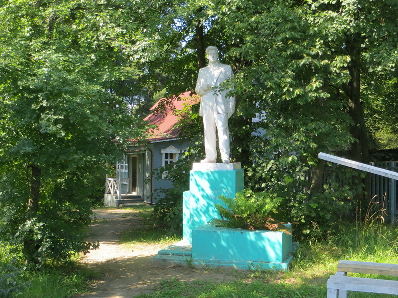 Памятник В. В. Маяковскому на Акуловой Горе (Пушкино)