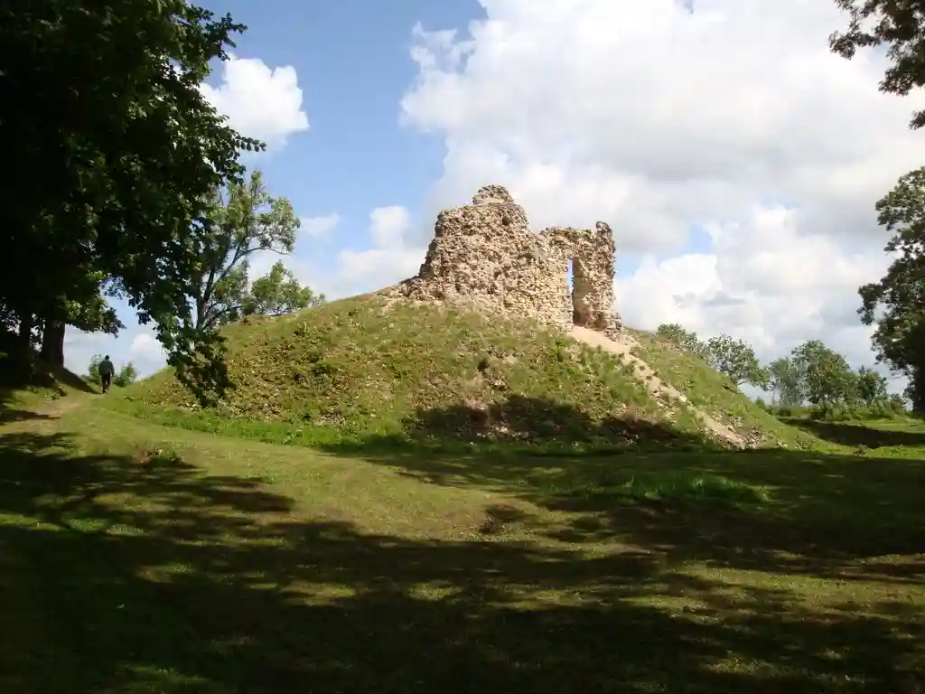 Замок Леал (Лихула) (Эстония)