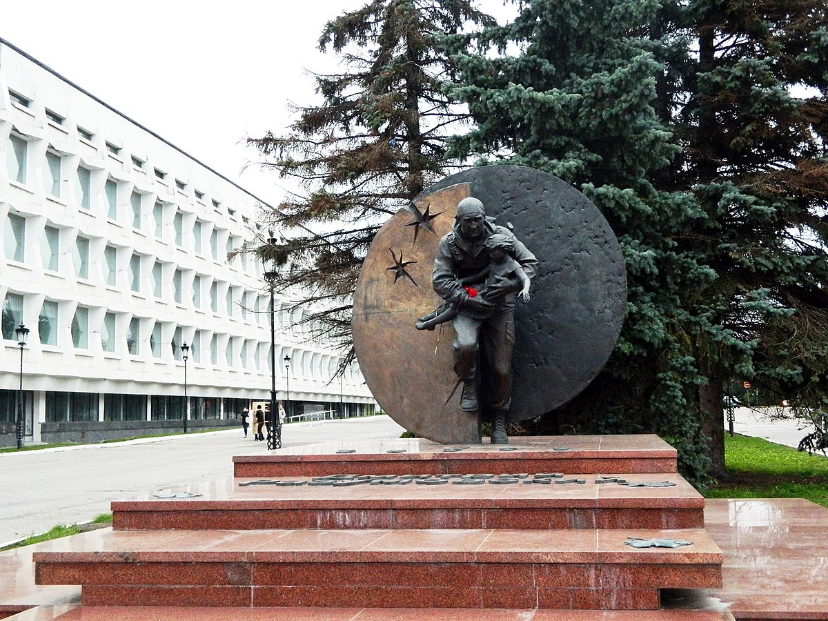 Памятник Герою России Дмитрию Разумовскому (Ульяновск)