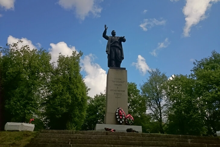 Памятник бойцам партизанского движения (Кингисепп)