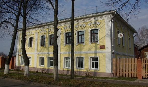 Здание бывшего начального училища (Суздаль)