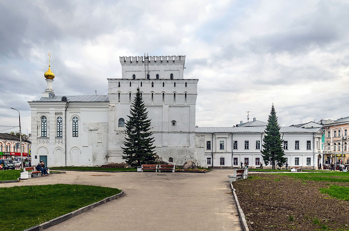 Власьевская (Знаменская) башня с церковью Знамения (Ярославль)