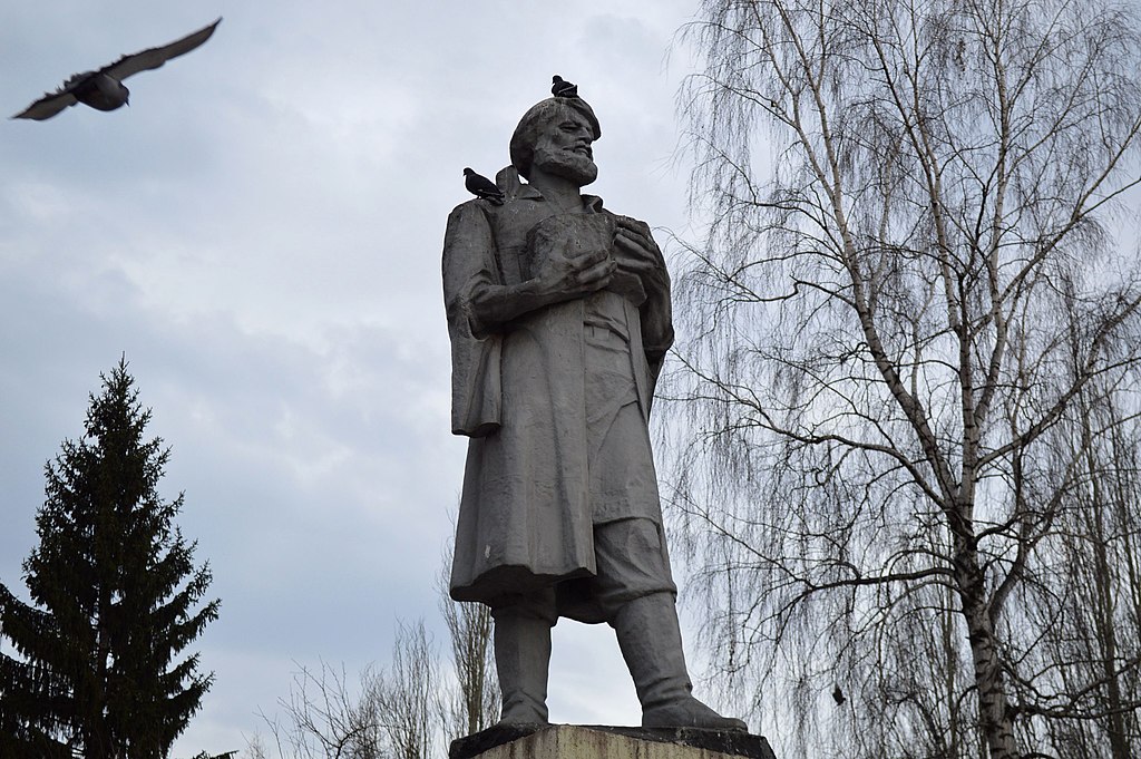 Памятник рудознатцу Михайло Волкову (Кемерово)