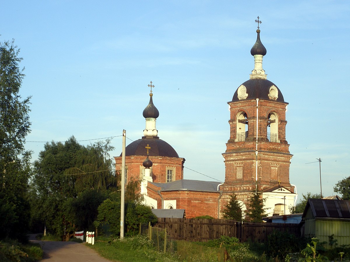 Церковь Воздвижения Креста в деревне Юсуповo (Домодедово)