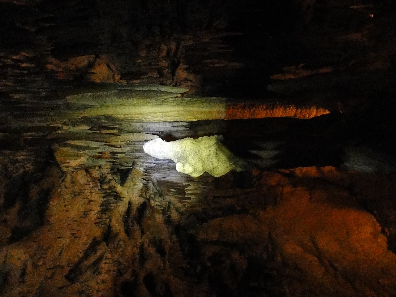 Малая Азишская пещера (Лаго-Наки)