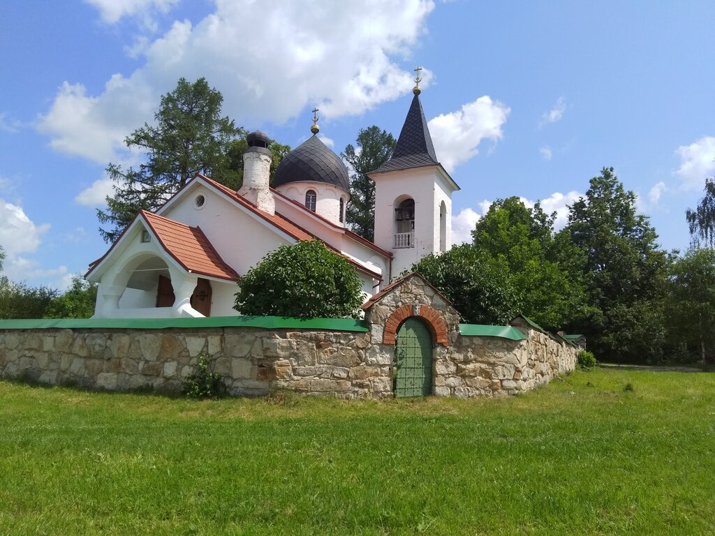 Церковь Пресвятой Троицы села Бехово (Заокский)