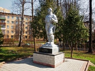 Памятник лётчику-испытателю Валерию Чкалову (Кстово)