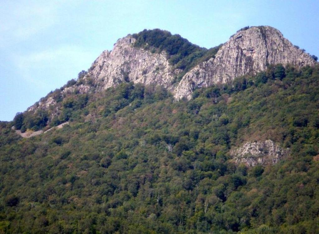 Гора Два Брата (Краснодарский край)