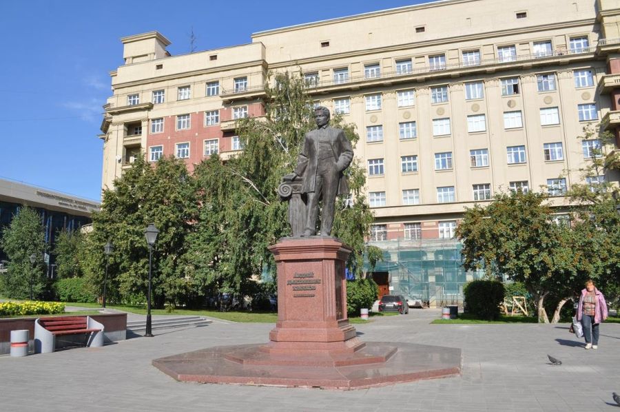 Памятник архитектору А. Д. Крячкову (Новосибирск)