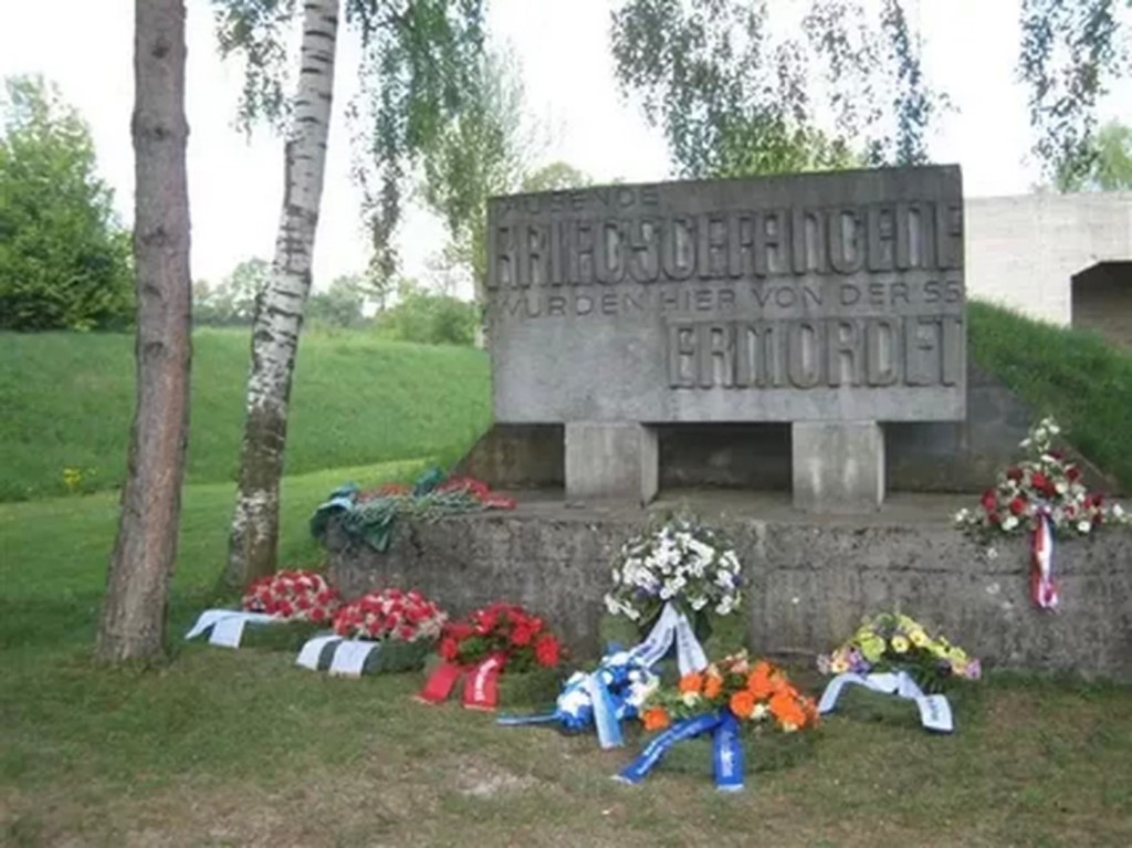 Памятник узникам концлагеря «Шталаг-338» (Кривой Рог)