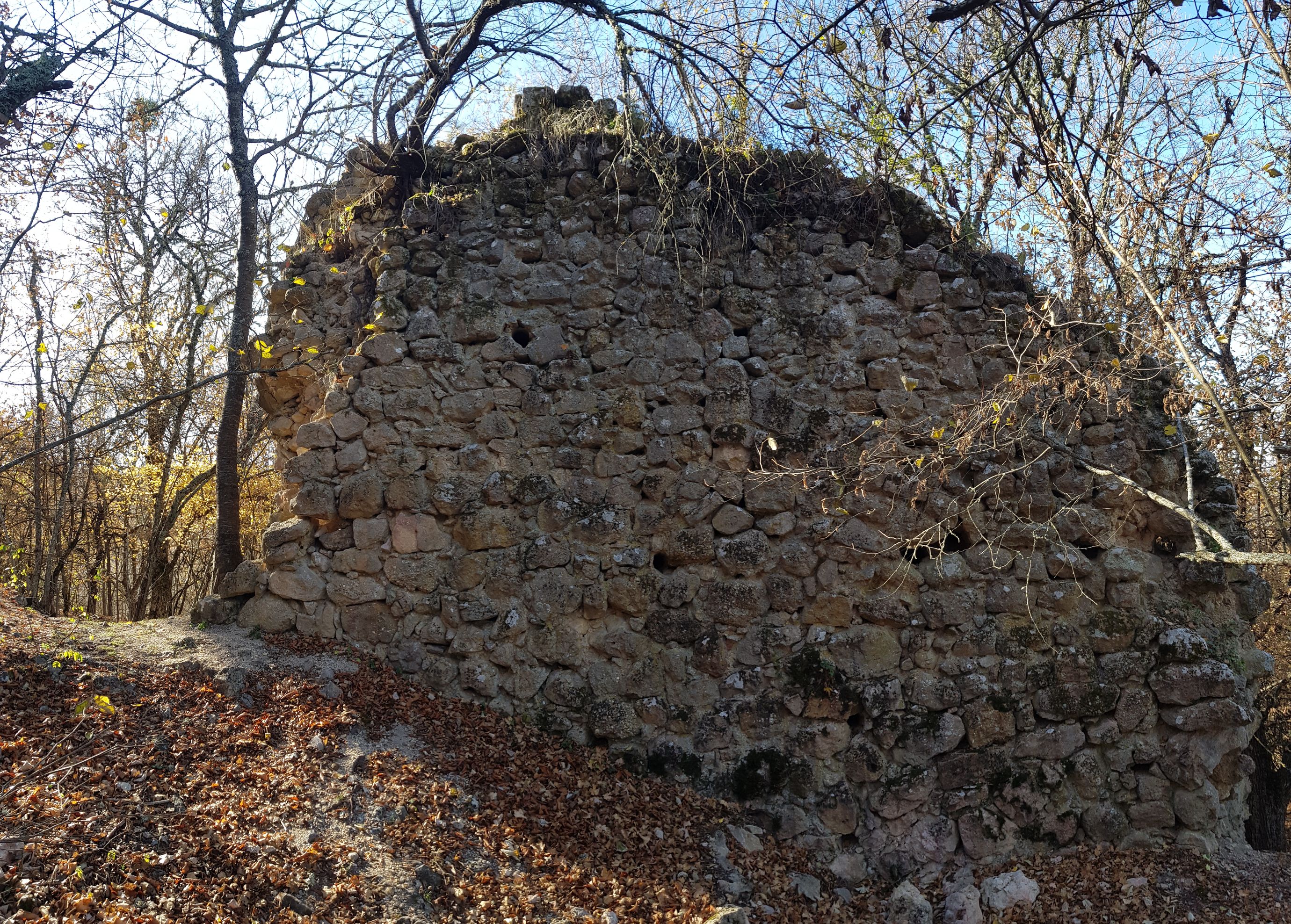 Руины крепости Керменчик (Крым)