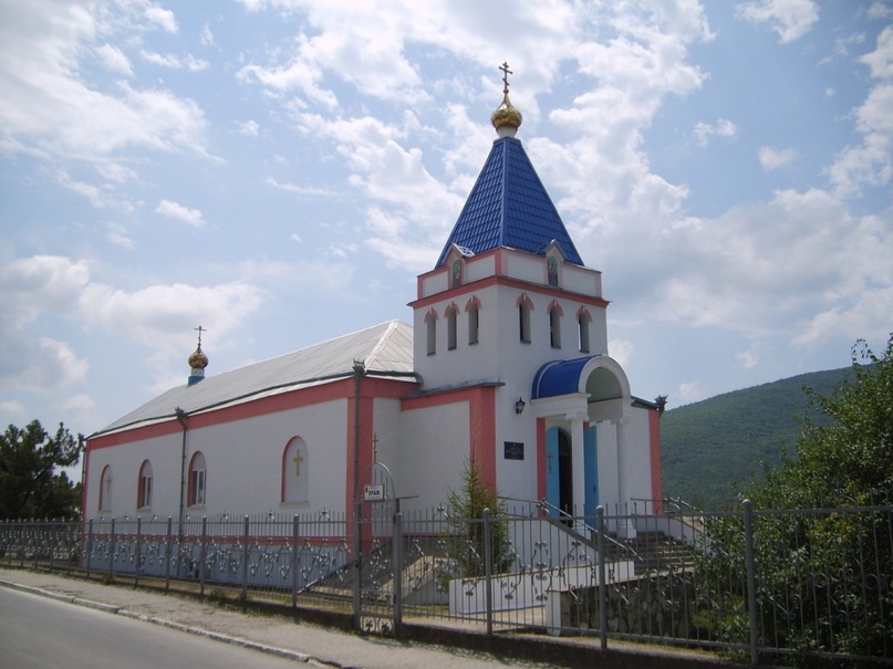 Свято-Пантелеимоновский храм (Кабардинка)