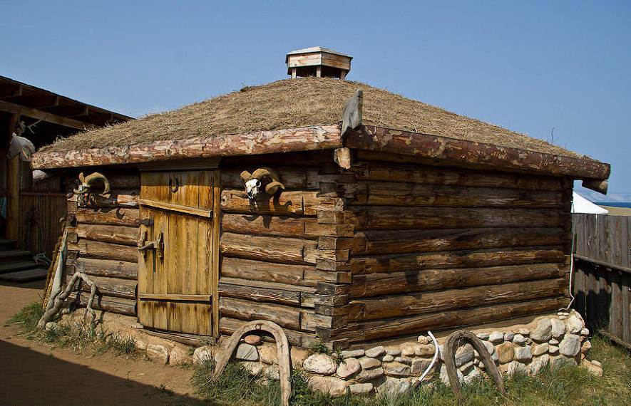 Бурятская деревня (Байкал)