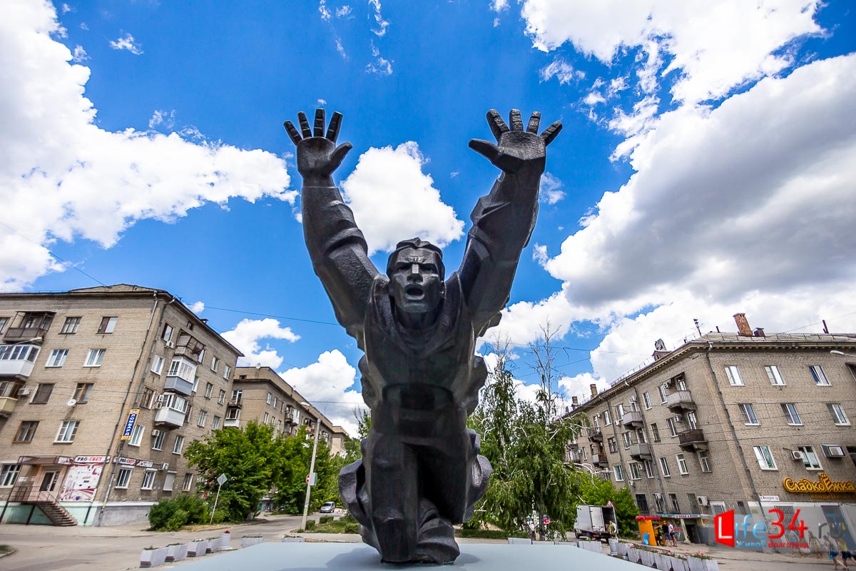 Памятник Михаилу Паникахе (Волгоград)