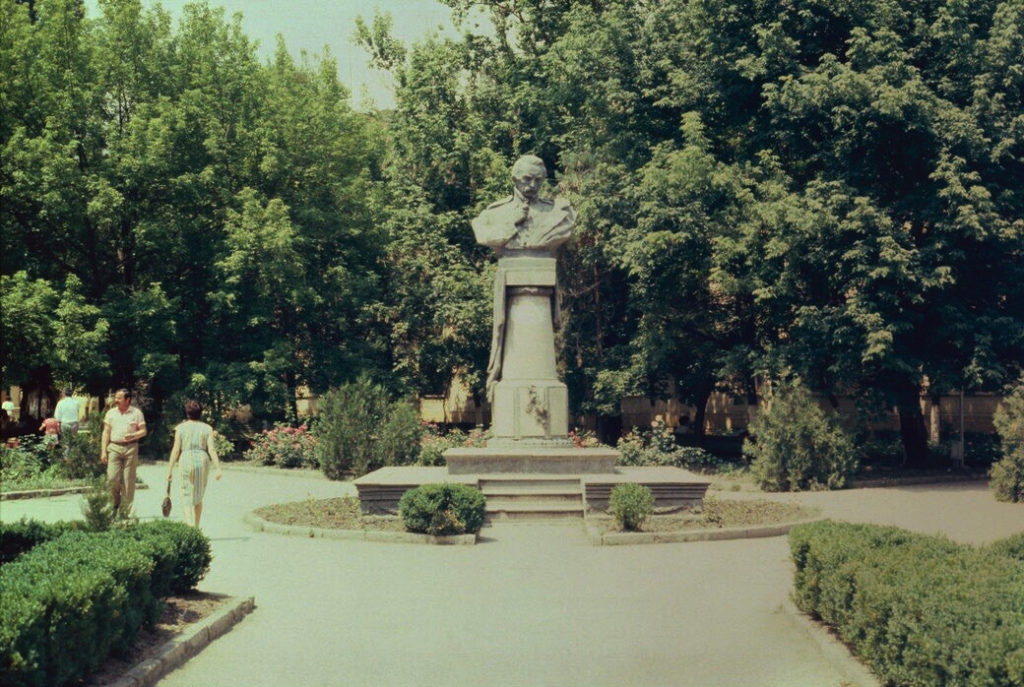 Памятник А. И. Полежаеву (Грозный)