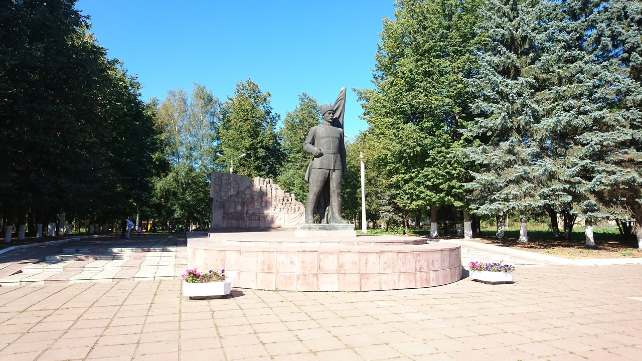 Памятник Ф. Ф. Солнцеву (Гагарин)