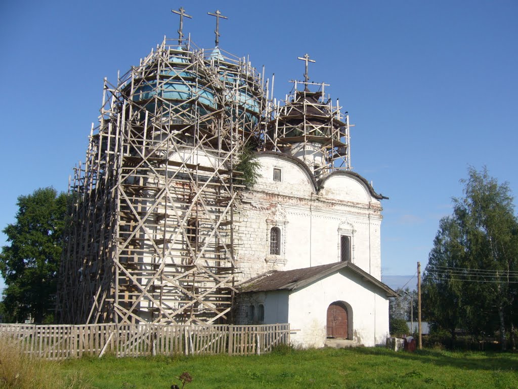 Воскресенская церковь (Каргополь)