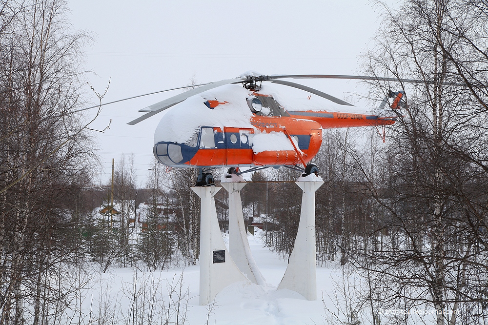 Вертолет-памятник Ми-8 (Печора)