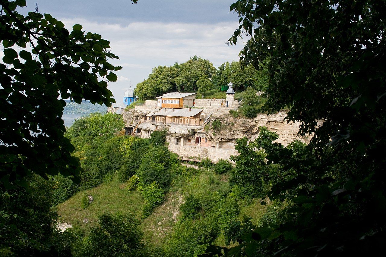 Галицкий Свято-Николаевский монастырь (Черновицкая область)