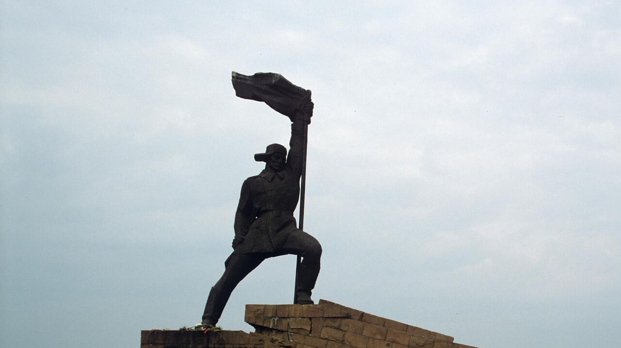 Памятник «Украина-освободителям» (Ужгород)