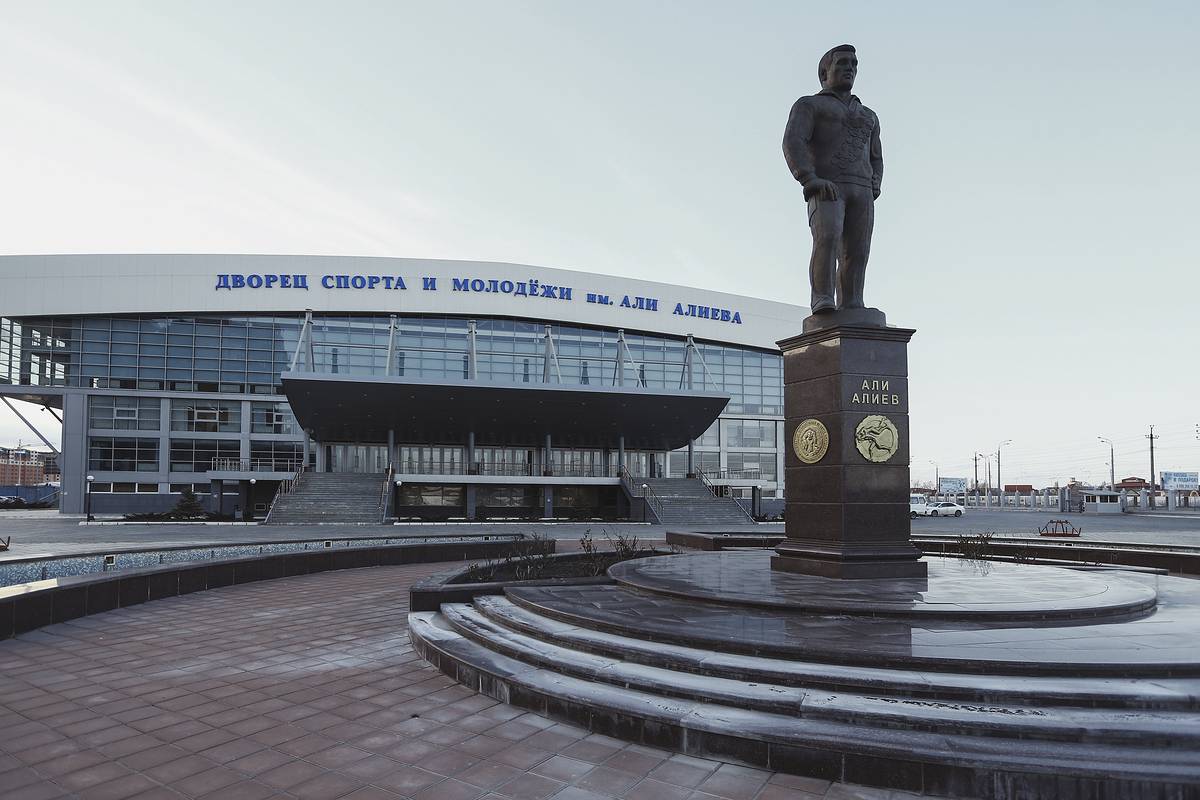 Памятник Али Алиеву (Махачкала)
