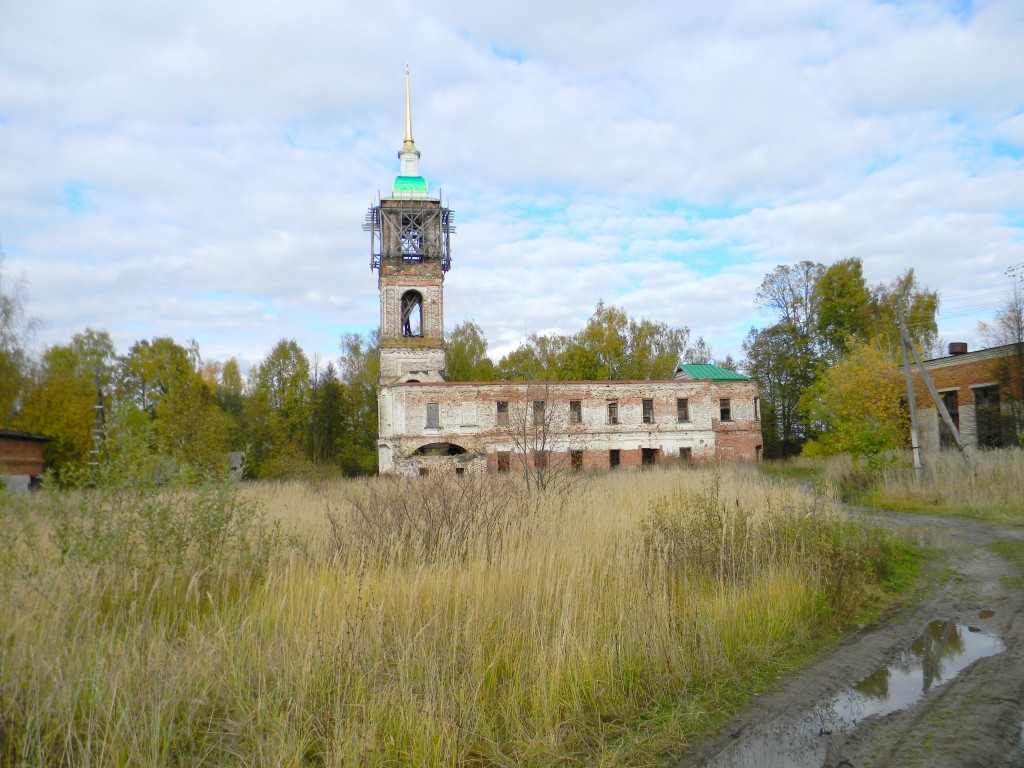 Церковь Троицы Живоначальной (Кандаурово) (Пучеж)