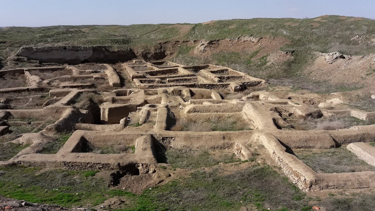 Руины города Отрар (Казахстан)