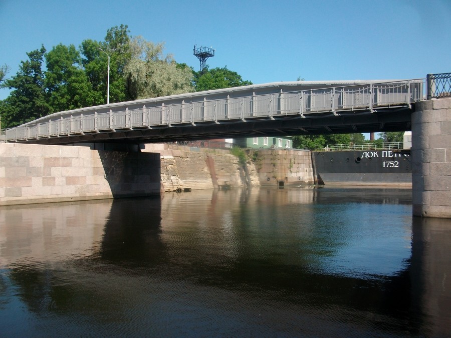 Доковый мост (Кронштадт)