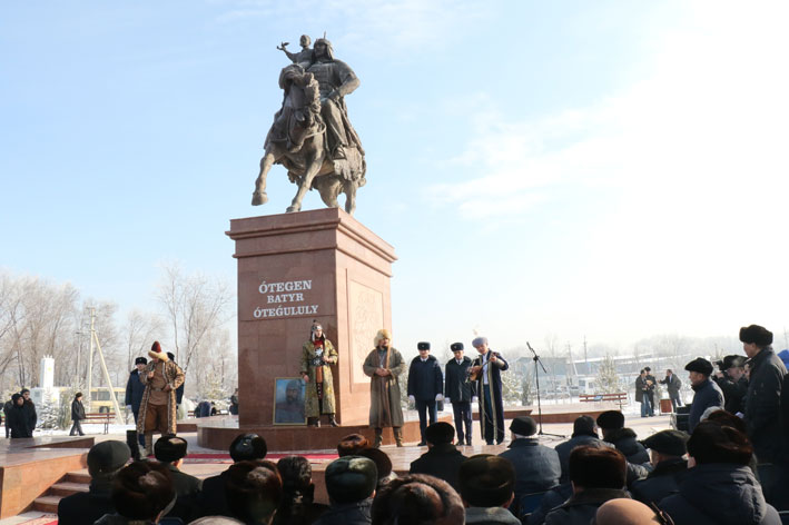 Конный памятник Отегену батыру (Кордай) (Казахстан)