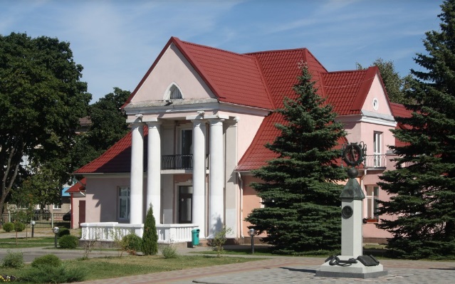 Здание бывшего воеводского управления (Новогрудок)