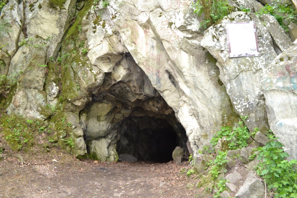 Пещера «вечной мерзлоты» (Железноводск)