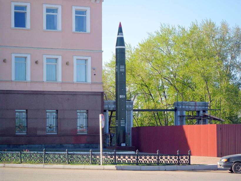 Памятник баллистической ракете 8К-14 (Воткинск)