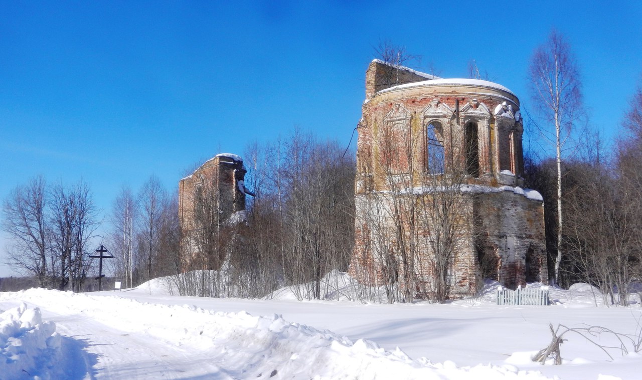 Воскресенская Печенгская церковь в Подлипном (Тотьма)