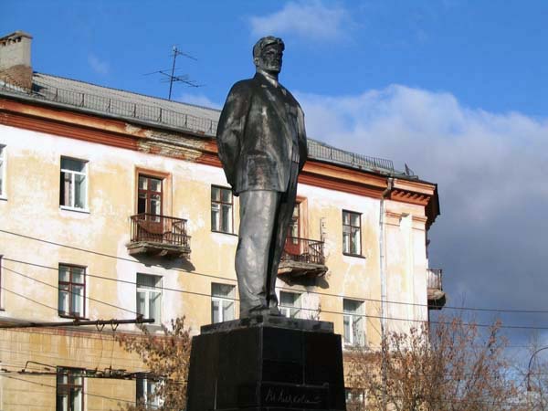 Памятник В. В. Маяковскому (Дзержинск)