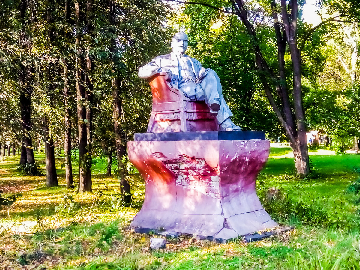 Памятник В. И. Ленину (Бор)