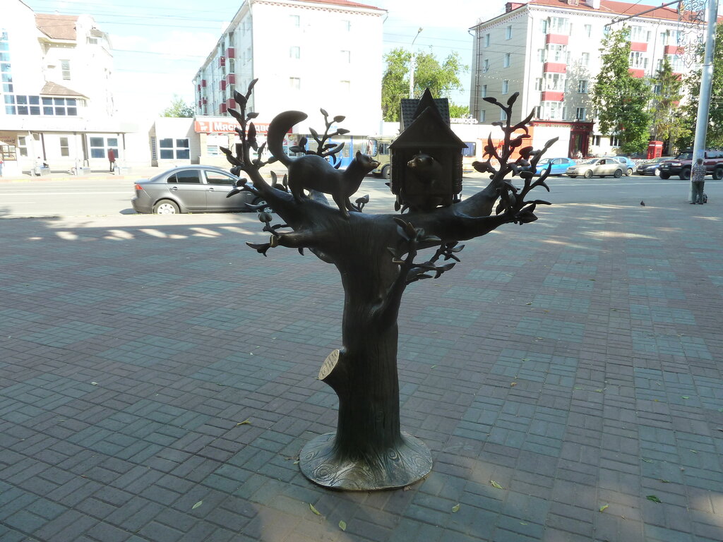 Памятник символу города — кунице (Уфа)